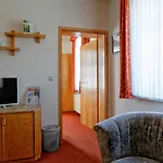 Konsum Gaestehaus Quisisana - 3*