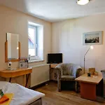 Konsum Gaestehaus Quisisana - Ξενοδοχείο Oberhof (Thuringia)